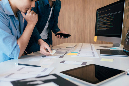 編程開發(fā)者的數(shù)字化工作世界 從肩部視角看代碼與設計的融合